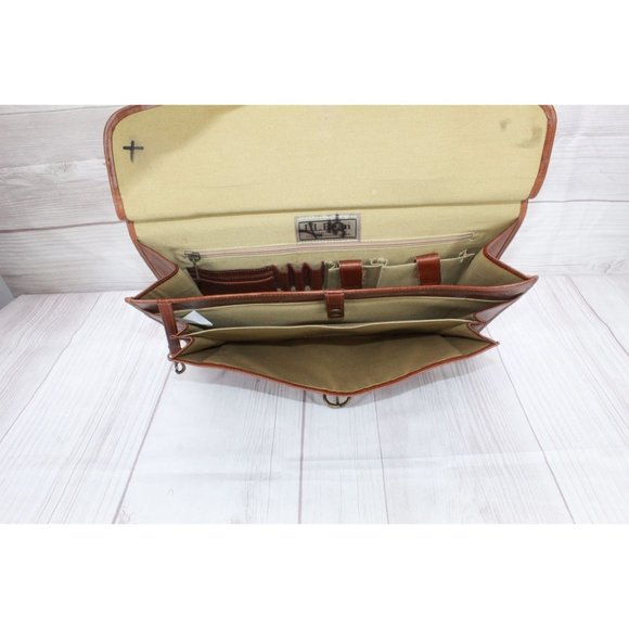 Vintage LL Bean Brown Leather Flap Close Crossbody Messenger Crossbody Bag - Picture 5 of 10